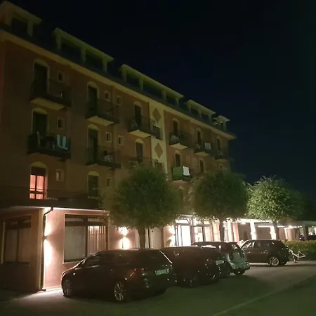 索尔酒店 3*